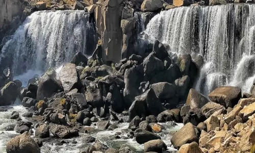 Bosque de Piedras de Imata y Catarata de Pillone